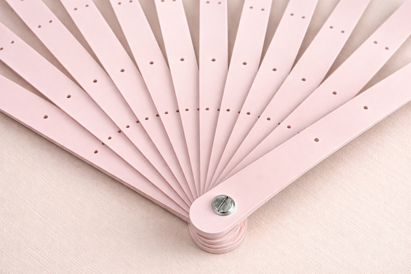 BurlyLuxe Waterfall Pro Aluminum Fan Staves – 62cm