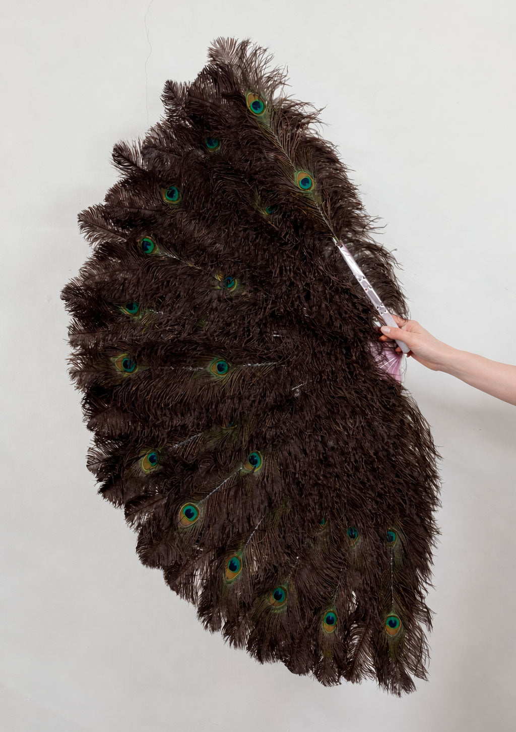 BurlyLuxe Master Triple Layer Ostrich Feather Fan – Peacock Eye Edition 35" × 65"